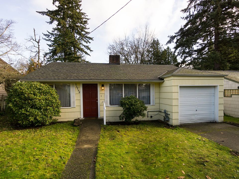 Convenient 2 Bed 1.5 Bath + Bonus Room & Garage