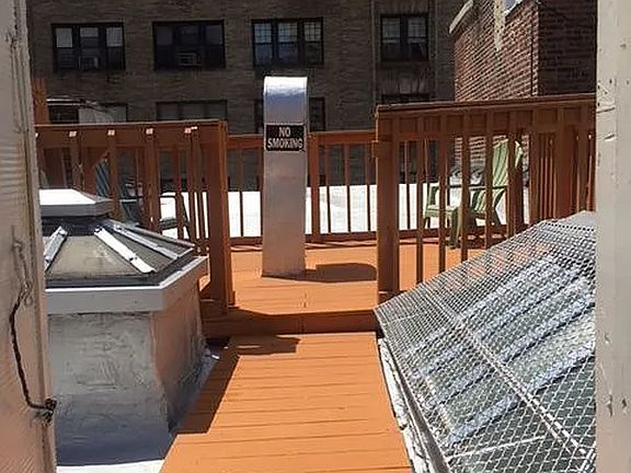 2nd image of 271 W 90th St APT 15