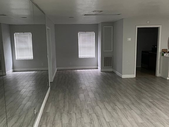 3rd image of 640 Ponderosa Dr E #B