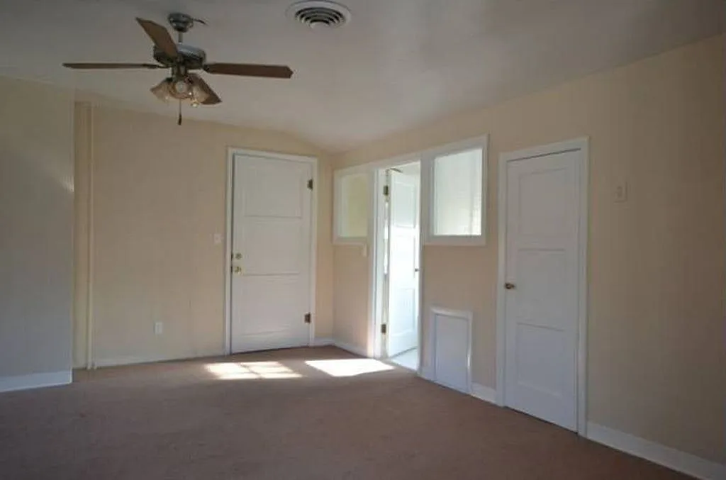 305 Peasley Street, Unit 3 — Photo 2