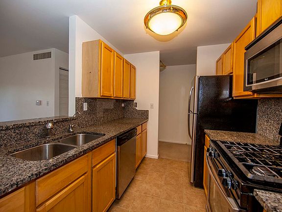 5th image of 1919 Prairie Sq Unit 231