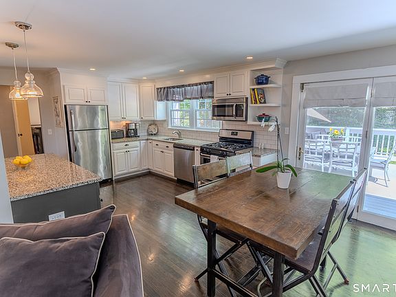 2nd image of 32 Stillwood Road