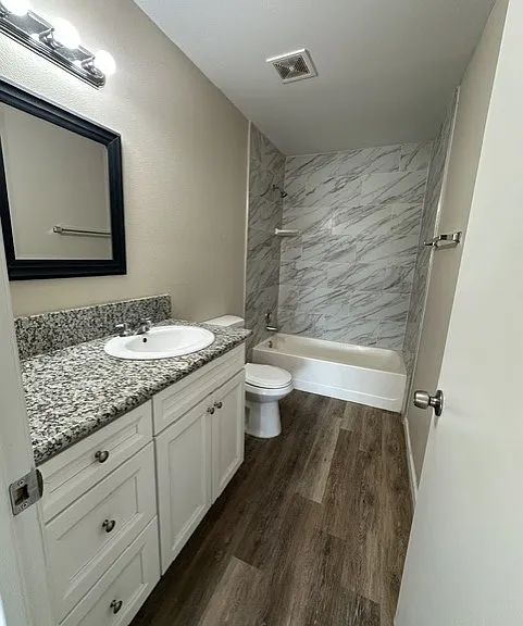 2025 E Pontiac Way #207 — Photo 16