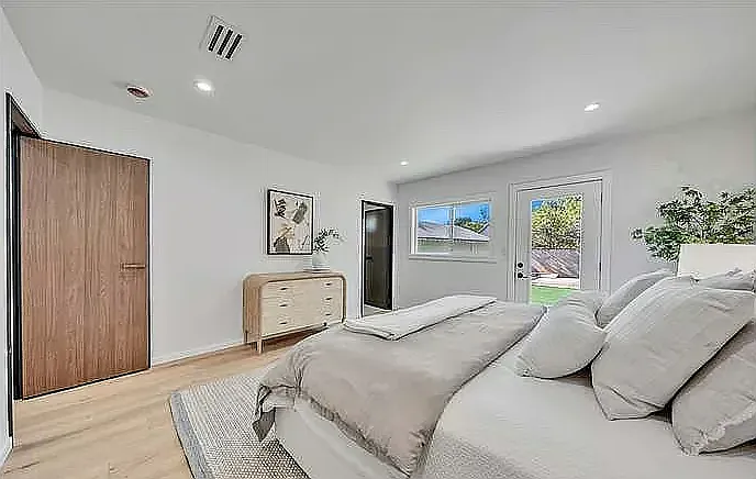 959 Worcester Ave — Photo 15