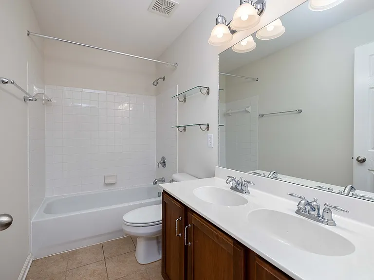1204 Beech Hollow Dr — Photo 25