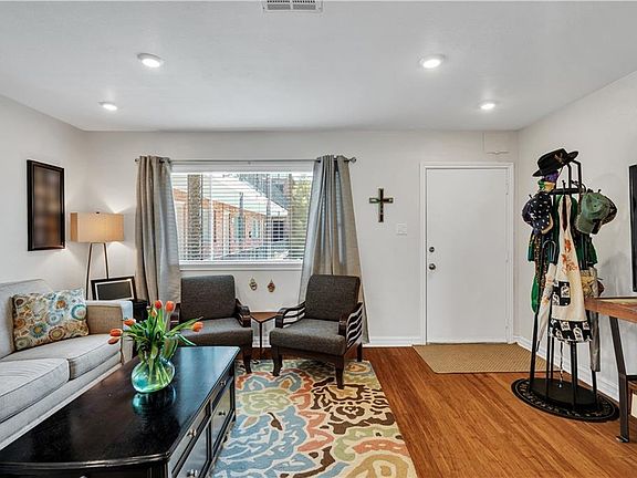 3rd image of 3201 Saint Charles Ave APT 218