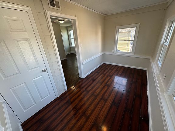 3rd image of 18-20 Lanark Ave #2