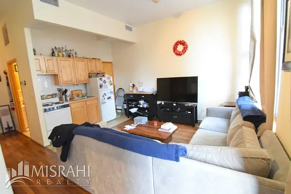 Rented by J Misrahi Realty Corp | media 8