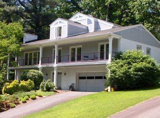 2710 N Upshur St, Arlington, VA 22207