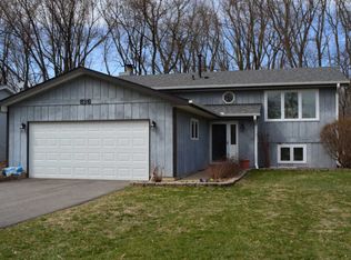 816 N Shore Dr, Crystal Lake, IL 60014