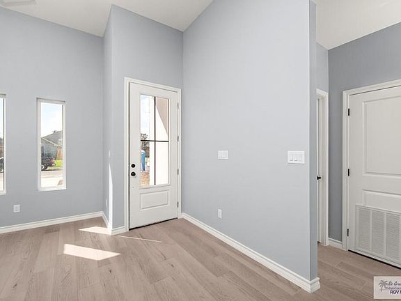 3rd image of 305 E 6th St