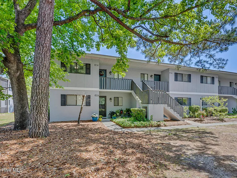 4403 Holly Tree Rd — Photo 3