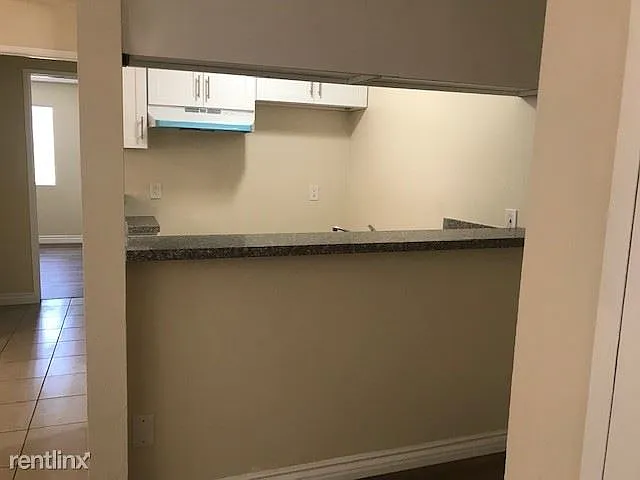 Vanowen 108 Breakfast Bar