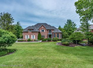 14 Kipling Dr, Moosic, PA 18507