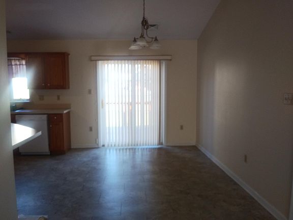 3rd image of 35 Bradford St