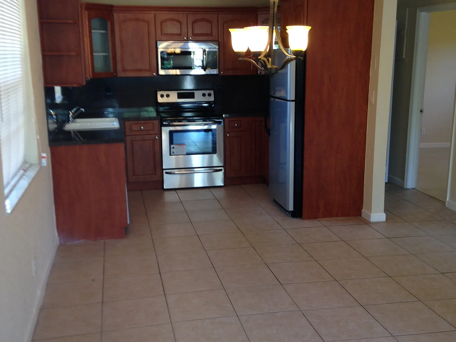2 bed, 1200 sqft, $2,000 — Photo 2