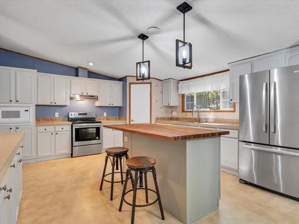 3050 Chase Ct, Salem, VA 24153