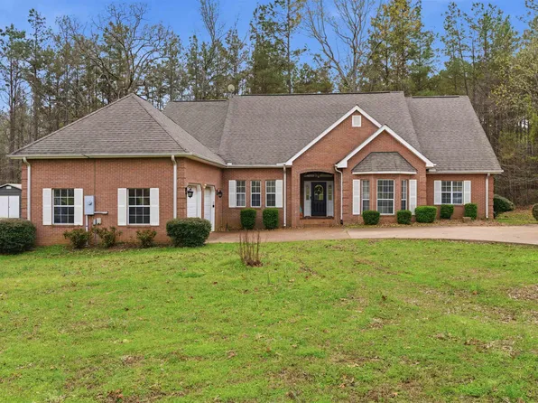 915 Clifftview Rd, Bolivar, TN 38008