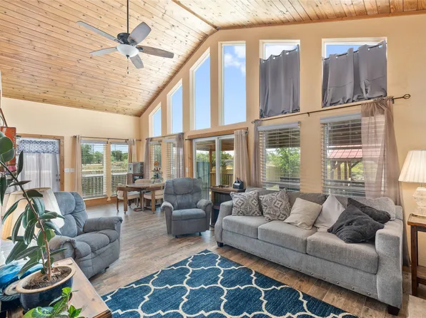 185 Lakeview Dr, Talpa, TX 76834