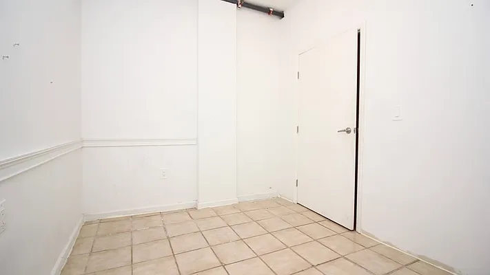 Rented by Nooklyn NYC LLC | media 42