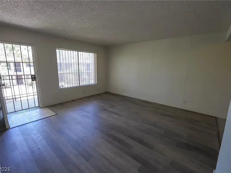 585 S Royal Crest Cir #9 — Photo 5