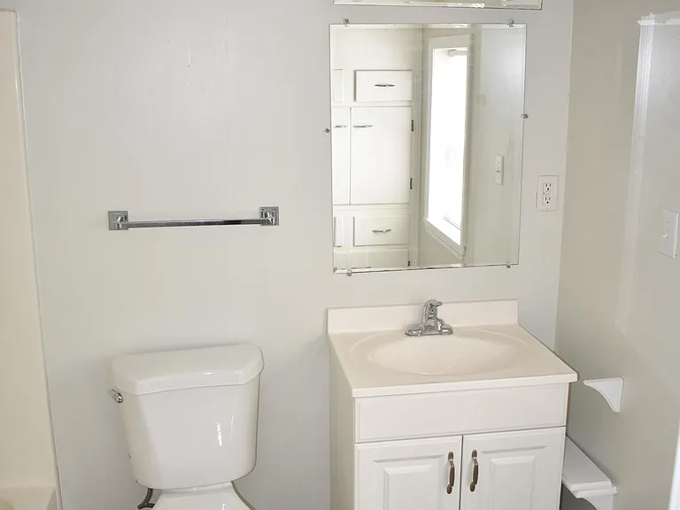2nd floor bathroom