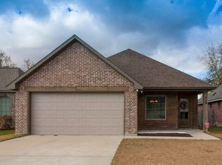 416 Milton Estates Ln, Youngsville, LA 70592