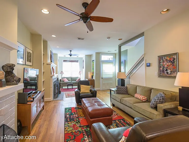 224 E St NE — Photo 3