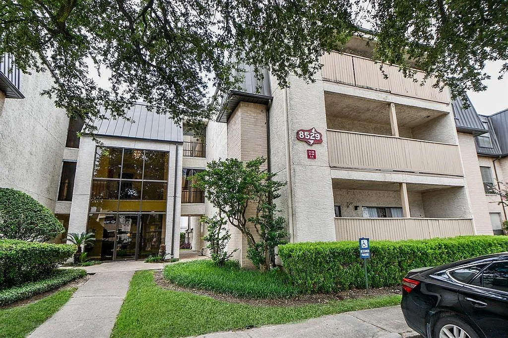 3 bed, 2.0 bath, 1500 sqft, $1,800 — Photo 1