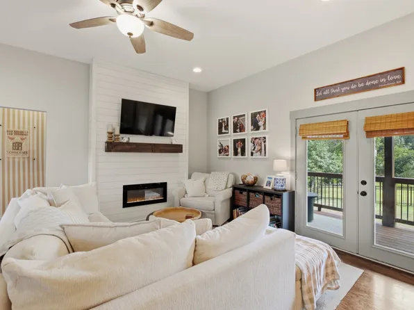 58 Harbor Point, Mount Juliet, TN 37087