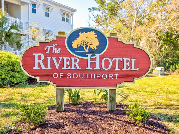 704 E Moore Street #110, Southport, NC 28461