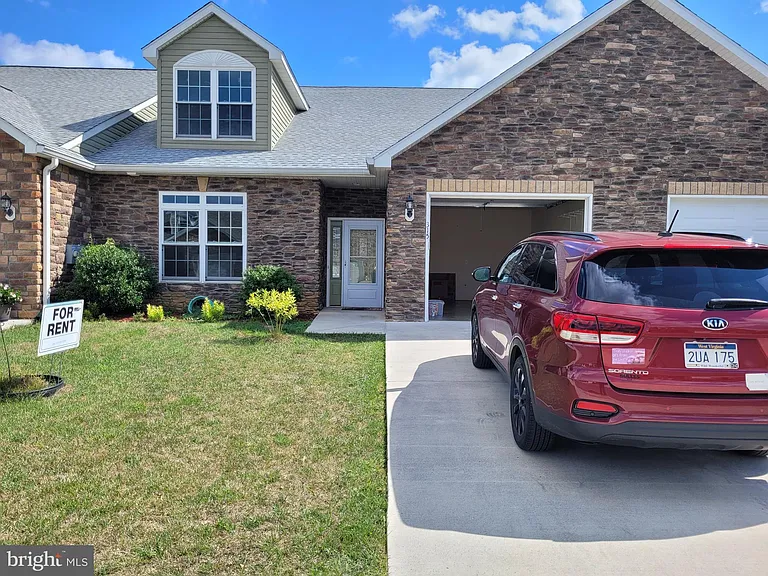 315 Baltusrol Dr — Photo 2