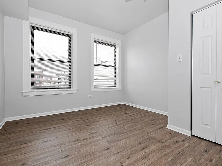 11038-40 S Vernon Ave — Photo 4