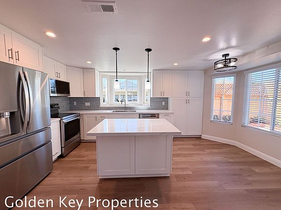 3rd image of 3784 Portland Ct