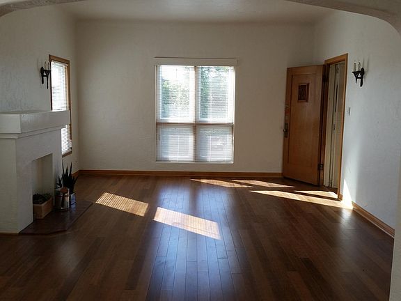 2nd image of 2936 1/2 S Bronson Ave