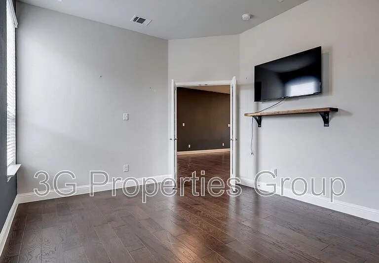 3521 Camden Ct — Photo 18