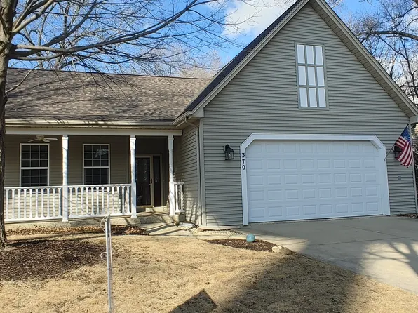 370 Poplar St, Crystal Lake, IL 60014