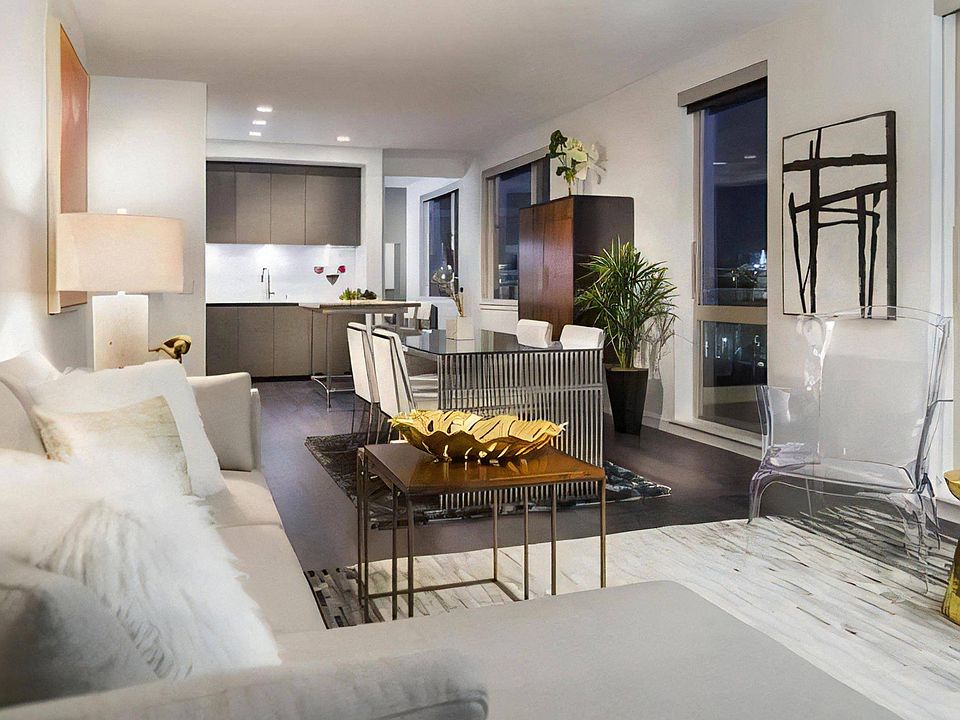 Modern Open Plan Concept with Tall Windows
