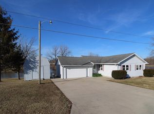 74 Sunset Dr, Hartford City, IN 47348