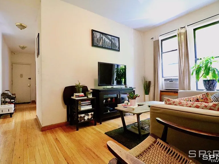 201 W 94th St #2C — Photo 4