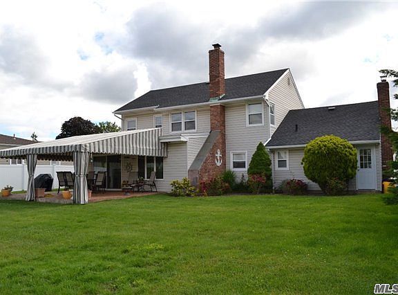 3rd image of 25 Fairwater Ave
