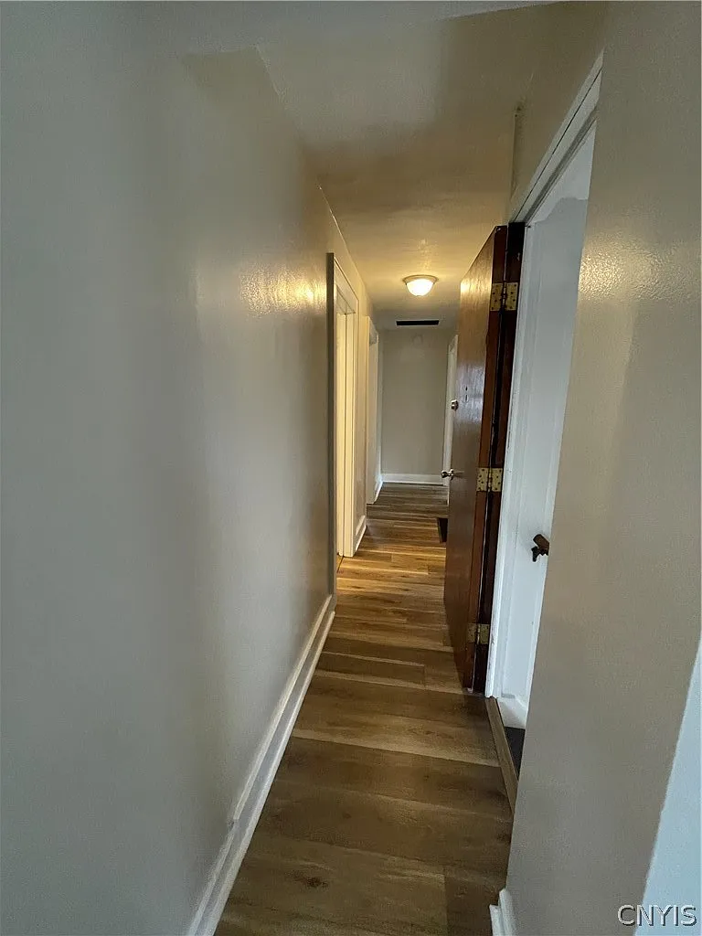 3 bed, 1.0 bath, 2916 sqft, $1,750 — Photo 3