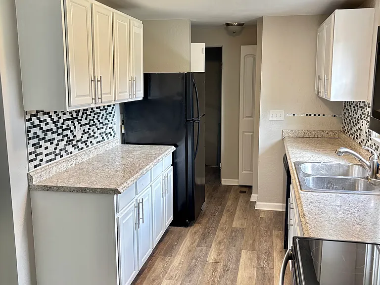 Kitchen with Backsplash