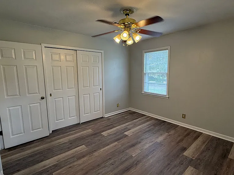 1746 E Avalon Cir #B — Photo 16