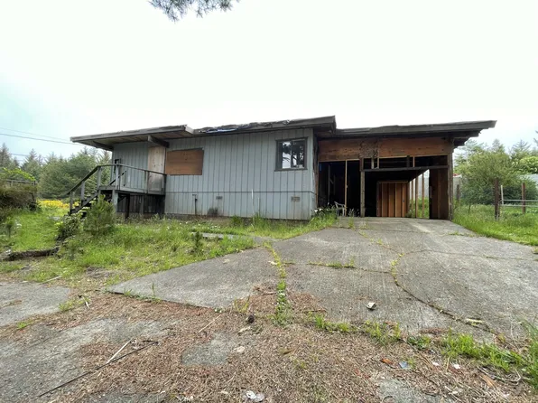 2464 Hillcrest Dr, Eureka, CA 95503