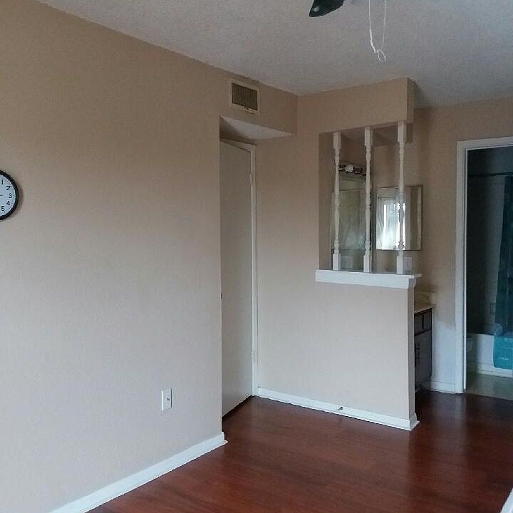 2nd image of 1516 Bay Area Blvd APT D8