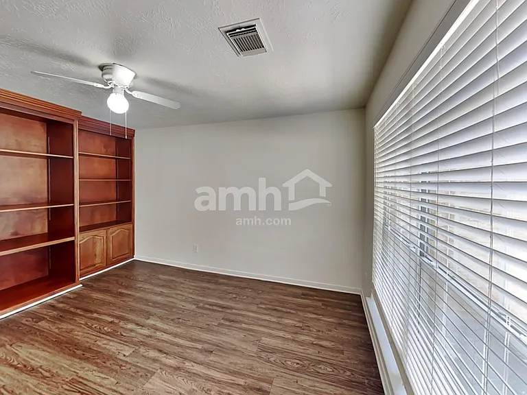 802 Cherry Blossom Dr — Photo 13