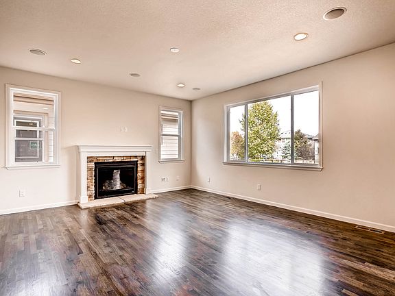 Photo of similar home.