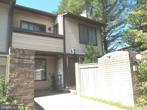 8 Copps Hill Ct, Montgomery Village, MD 20886