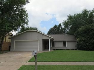 5716 S Elm Ave, Broken Arrow, OK 74011